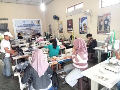 Foto Kegiatan 1 - LPKS CIC (Central Inti Cemerlang)